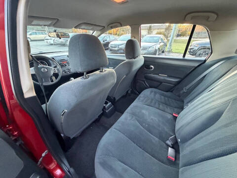 2010 Nissan Versa 1.8 S