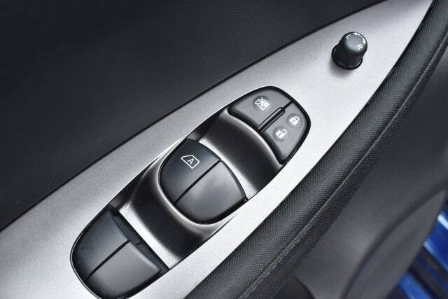 2019 Nissan LEAF S