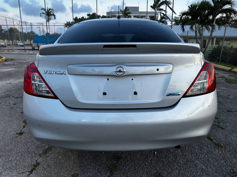 2013 Nissan Versa 1.6 S