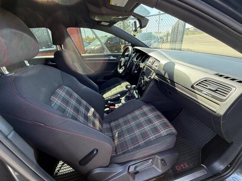 2018 Volkswagen Golf GTI S
