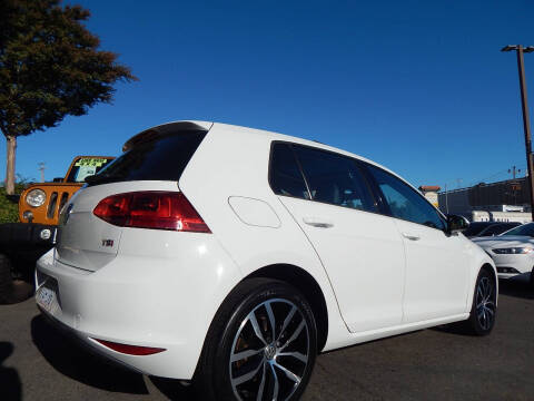 2016 Volkswagen Golf TSI SE