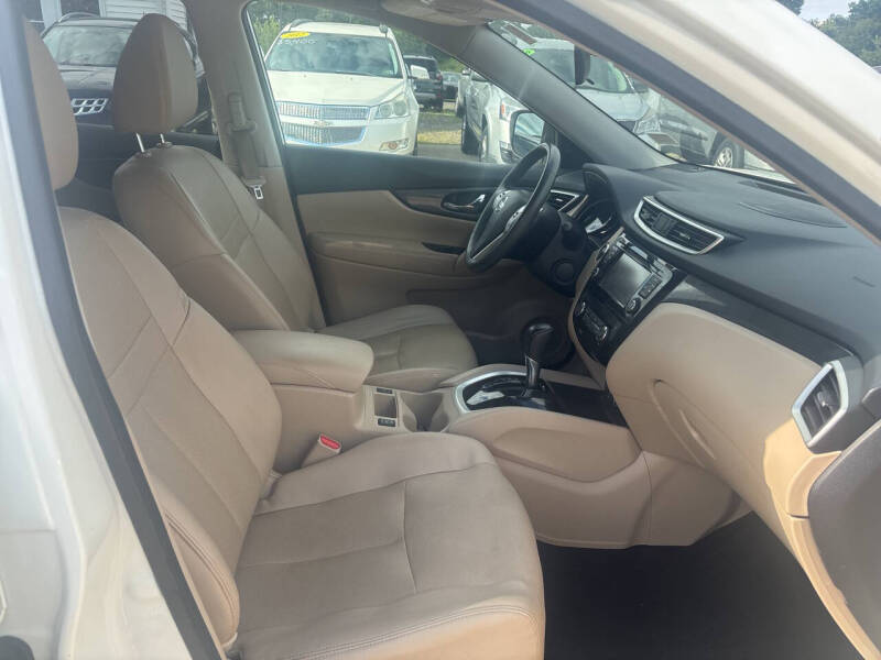 2016 Nissan Rogue SV