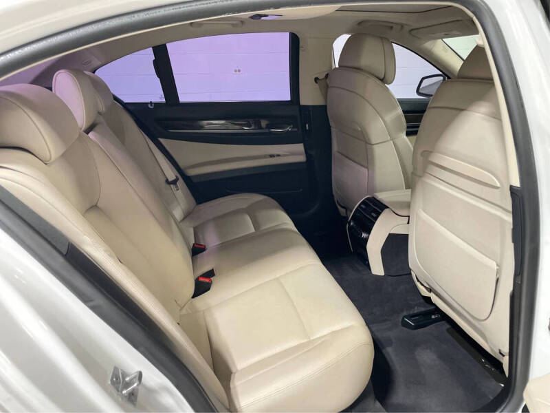 2012 BMW 7 Series 740i