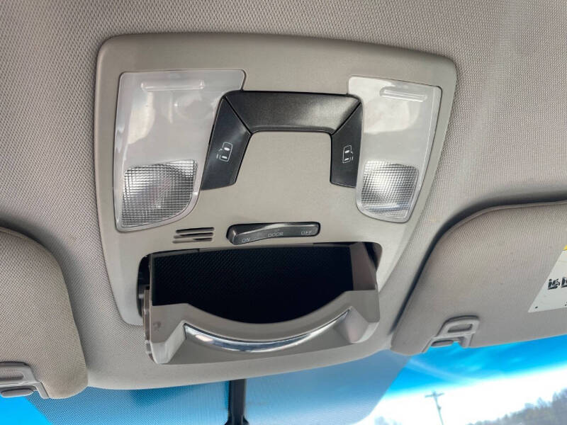 2017 Toyota Sienna LE 7-Passenger Auto Access Seat