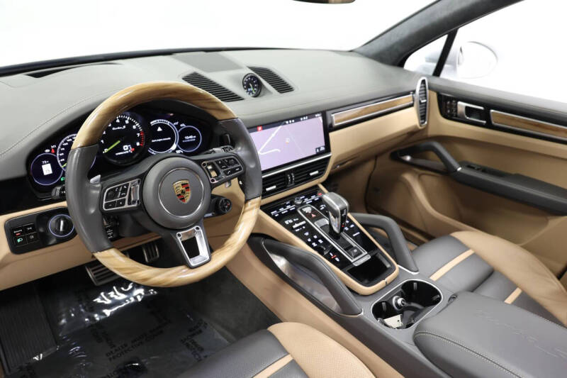 2021 Porsche Cayenne Turbo S E-Hybrid