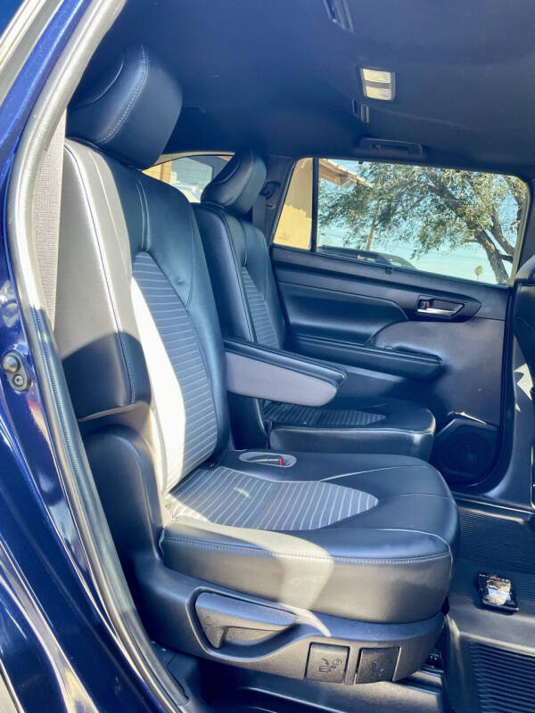 2022 Toyota Highlander XSE