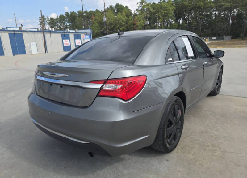 2013 Chrysler 200 LX