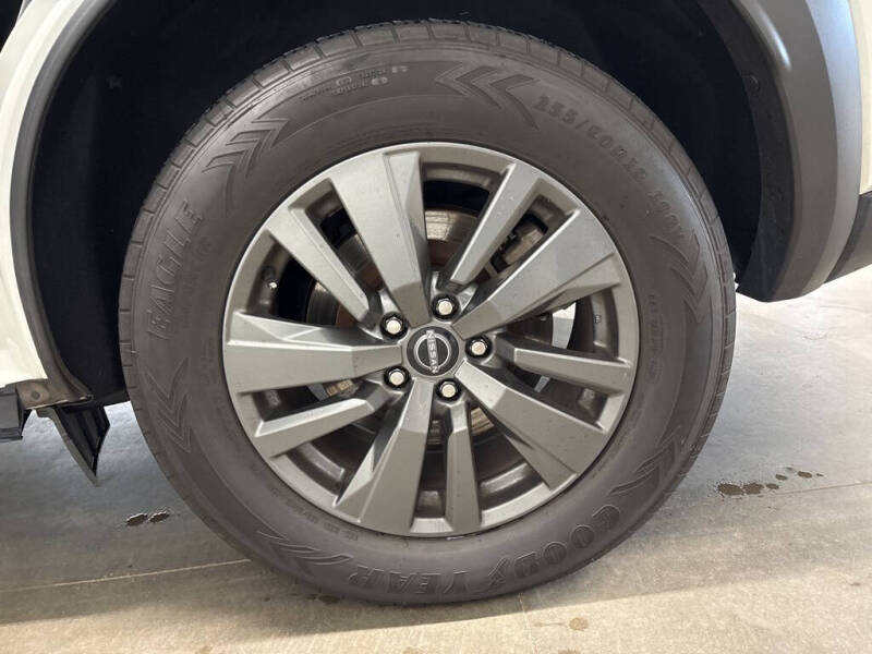 2023 Nissan Pathfinder SV