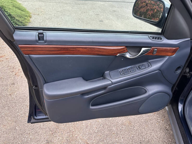 2004 Cadillac DeVille