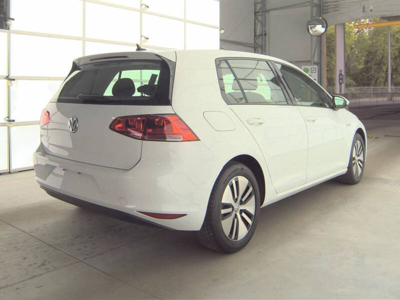 2016 Volkswagen e-Golf SE
