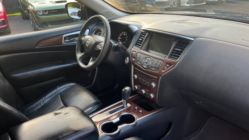 2017 Nissan Pathfinder S