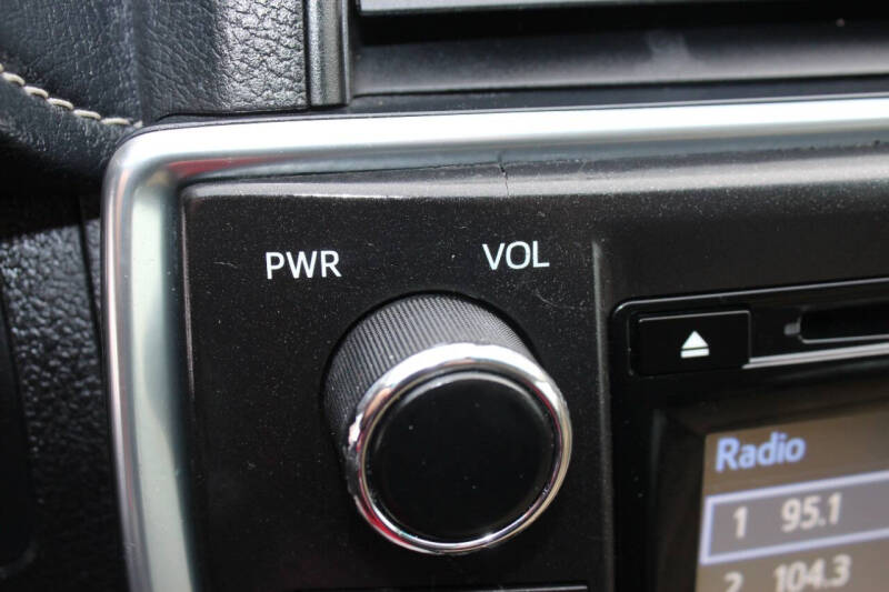 2016 Toyota Camry XLE