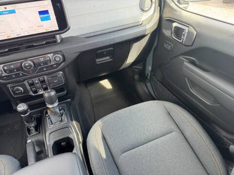 2025 Jeep Gladiator Sport