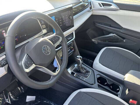 2025 Volkswagen Taos SE