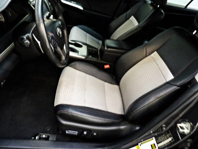 2014 Toyota Camry SE