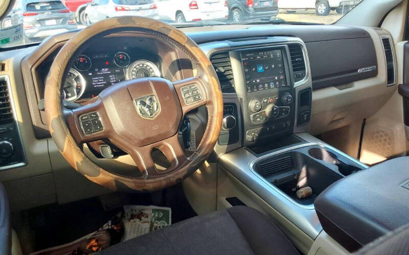 2017 RAM 1500 SLT