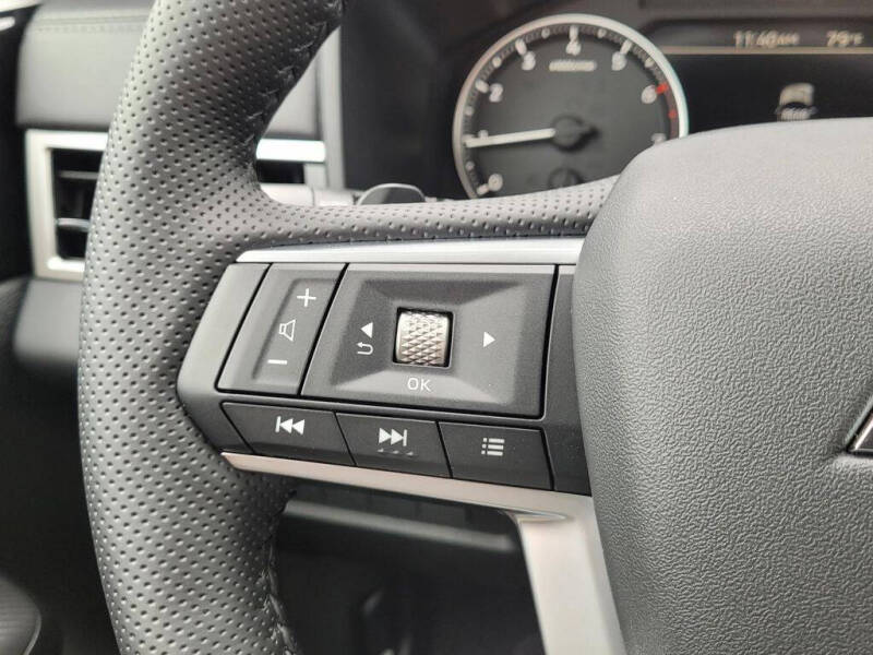 2026 Mitsubishi Outlander LE