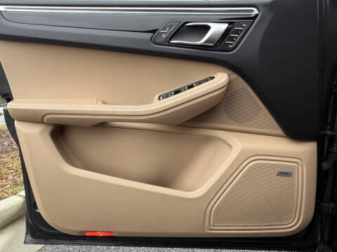 2021 Porsche Macan S