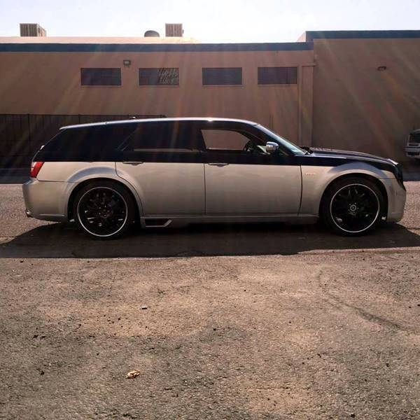 2005 Dodge Magnum SE photo 4