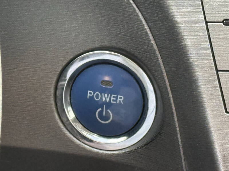 2013 Toyota Prius Plug-in Hybrid