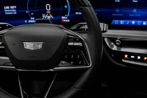 2024 Cadillac LYRIQ Luxury 2