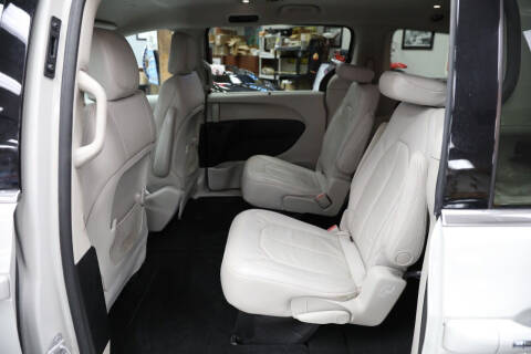 2017 Chrysler Pacifica Touring-L