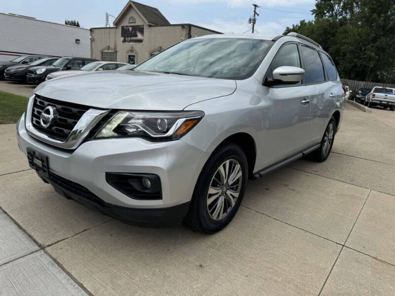 2018 Nissan Pathfinder for sale at Auto 4 wholesale LLC in Parma OH