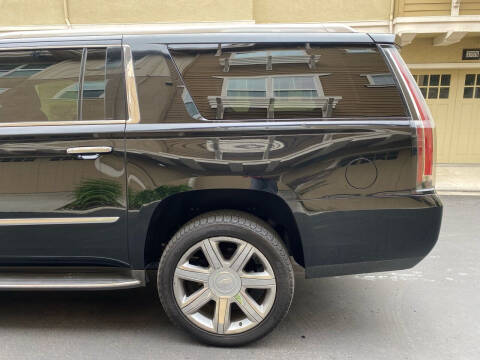 2016 Cadillac Escalade ESV Luxury Collection