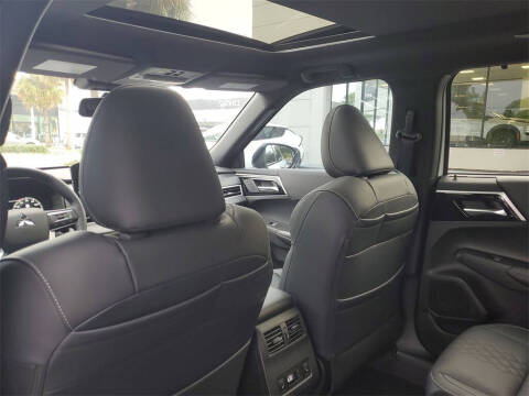 2025 Mitsubishi Outlander PHEV SEL Black Edition