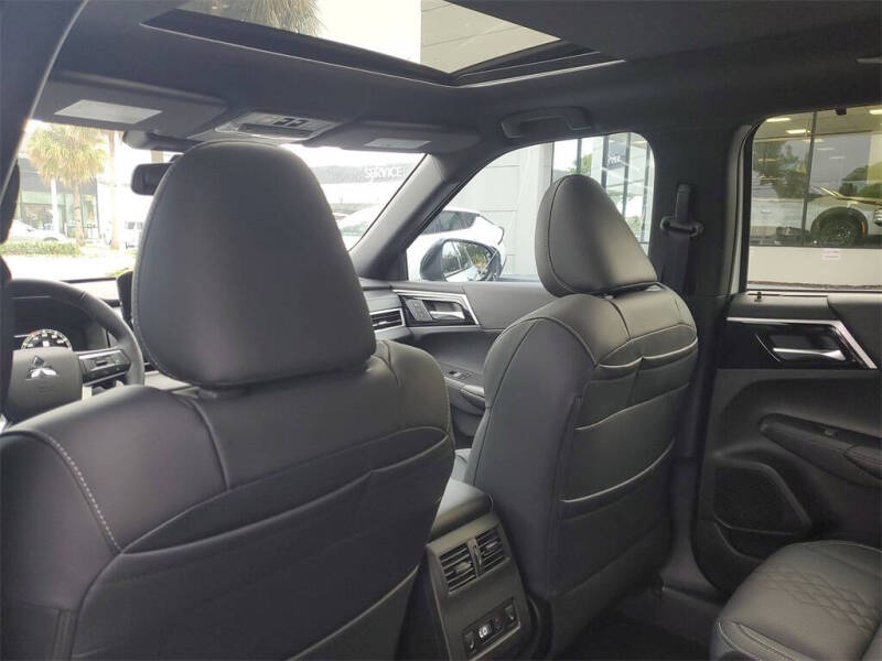 2025 Mitsubishi Outlander PHEV SEL Black Edition