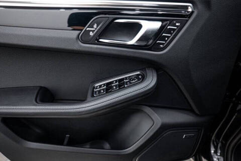 2025 Porsche Macan T