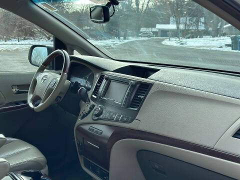 2012 Toyota Sienna Limited 7-Passenger