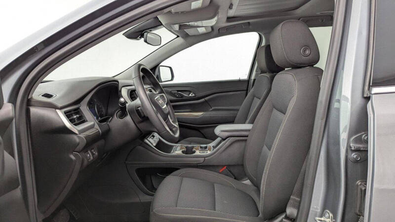2022 GMC Acadia SLE