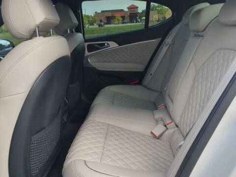 2023 Genesis G70