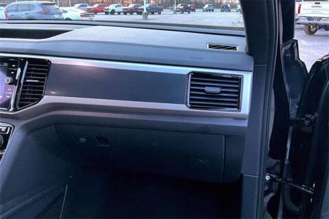 2022 Volkswagen Atlas Cross Sport V6 SEL R-Line 4Motion