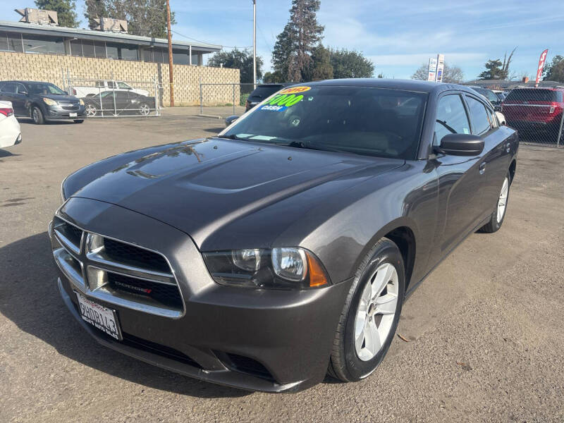 2013 Dodge Charger SE's photo