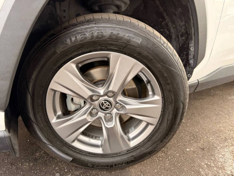 2022 Toyota RAV4 Hybrid LE