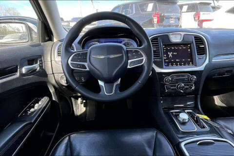 2023 Chrysler 300 Touring L