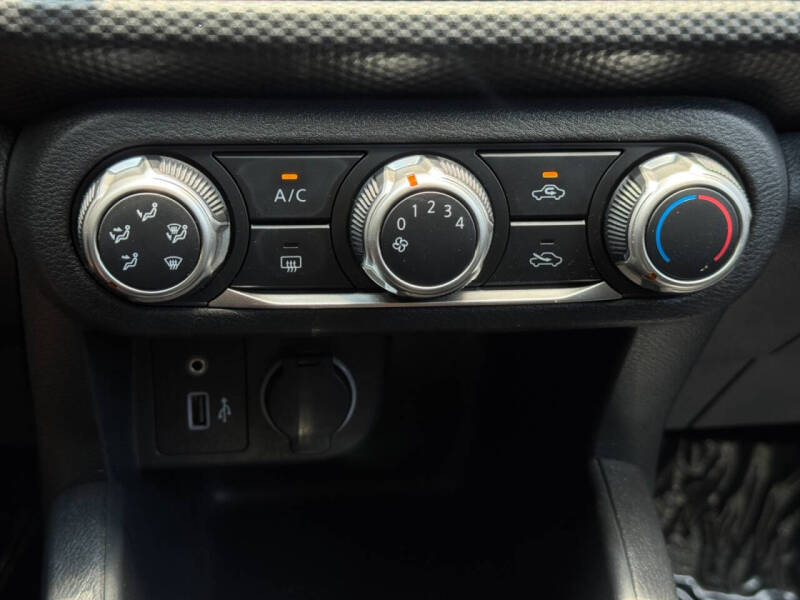 2021 Nissan Kicks S
