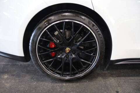 2022 Porsche Panamera 4