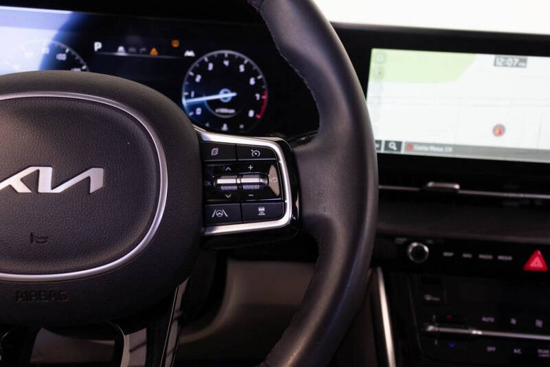 2024 Kia Carnival SX