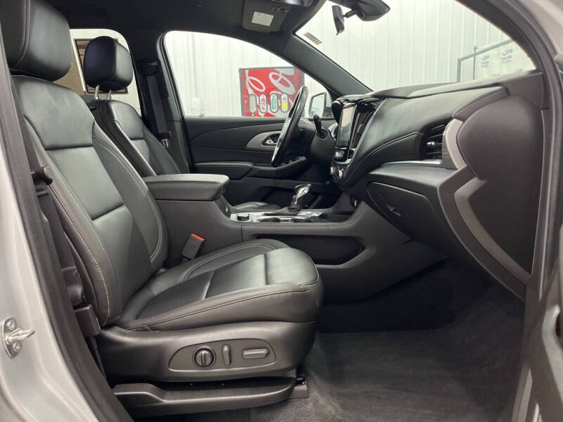 2022 Chevrolet Traverse LT Leather