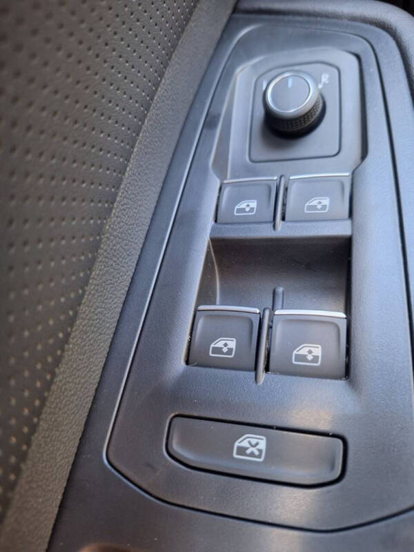 2026 Volkswagen Atlas Cross Sport SE