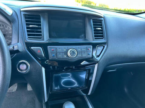 2016 Nissan Pathfinder S