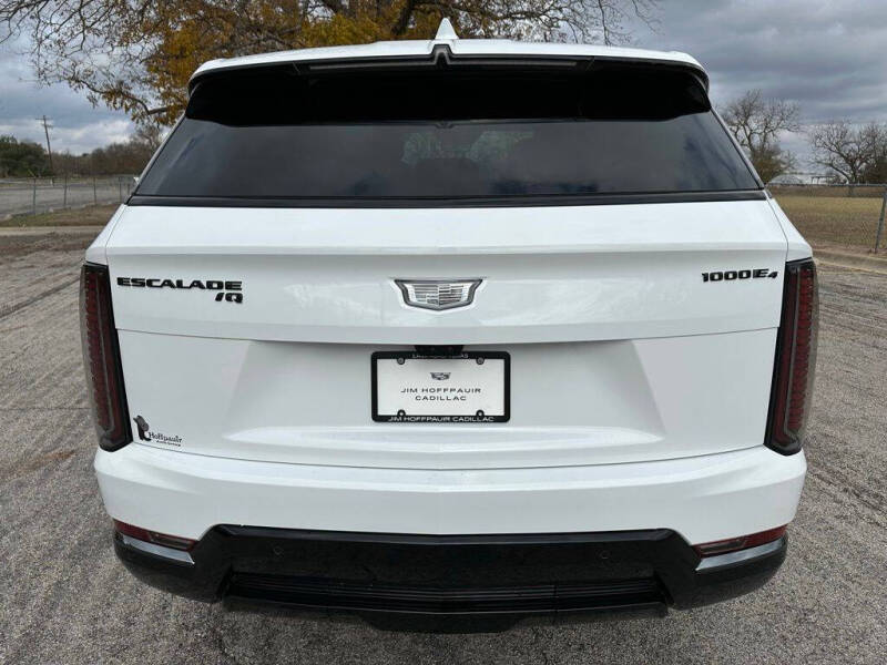 2025 Cadillac Escalade IQ Sport 1