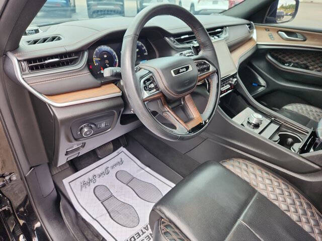 2022 Jeep Grand Cherokee Summit