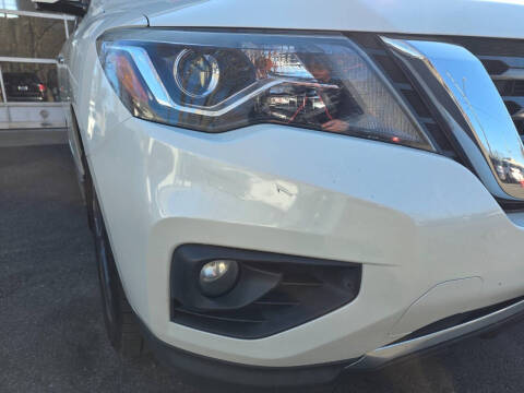 2017 Nissan Pathfinder Platinum