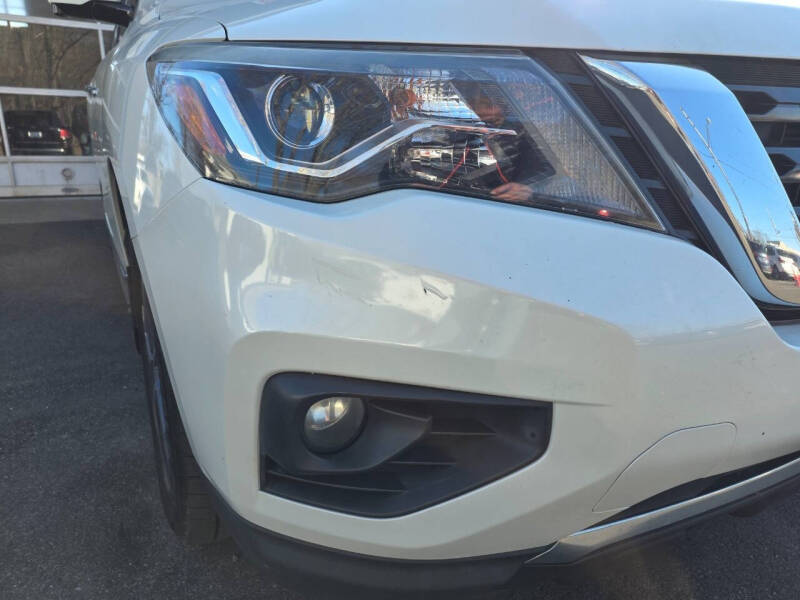 2017 Nissan Pathfinder Platinum