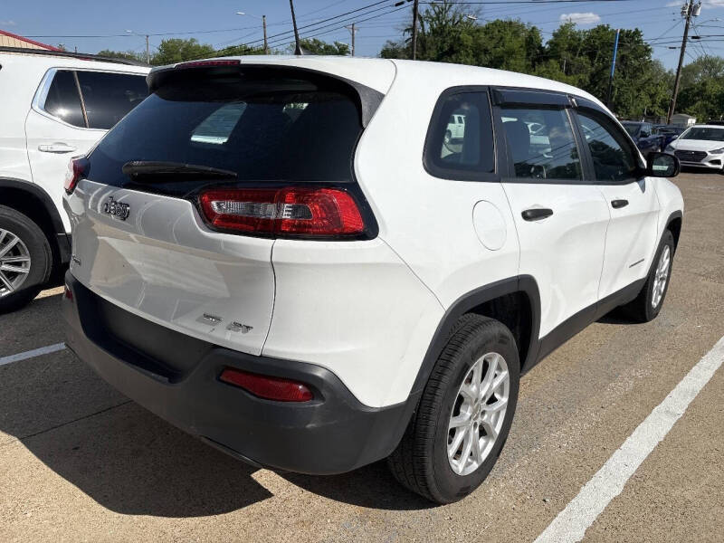 2017 Jeep Cherokee Sport