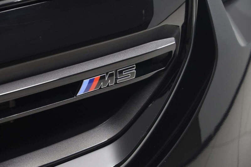 2025 BMW M5